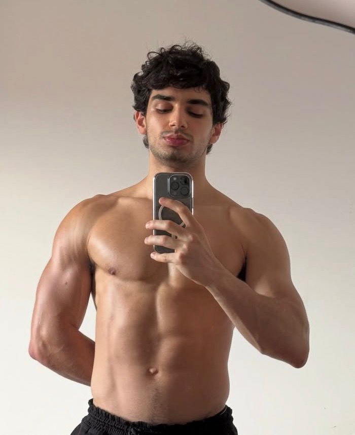 <em><strong>Luis G.</strong></em>